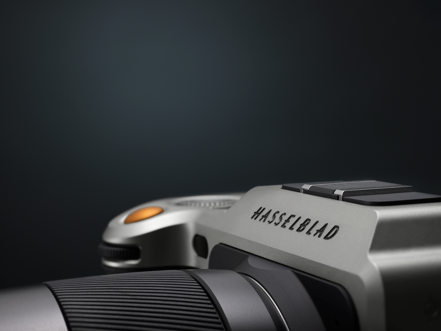 X1D_Details-FrontOverLens_v002